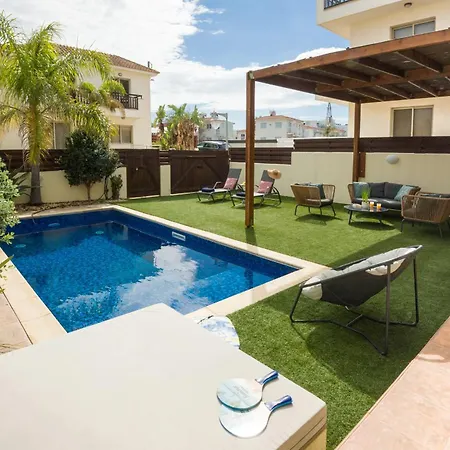 Breeze Villa *